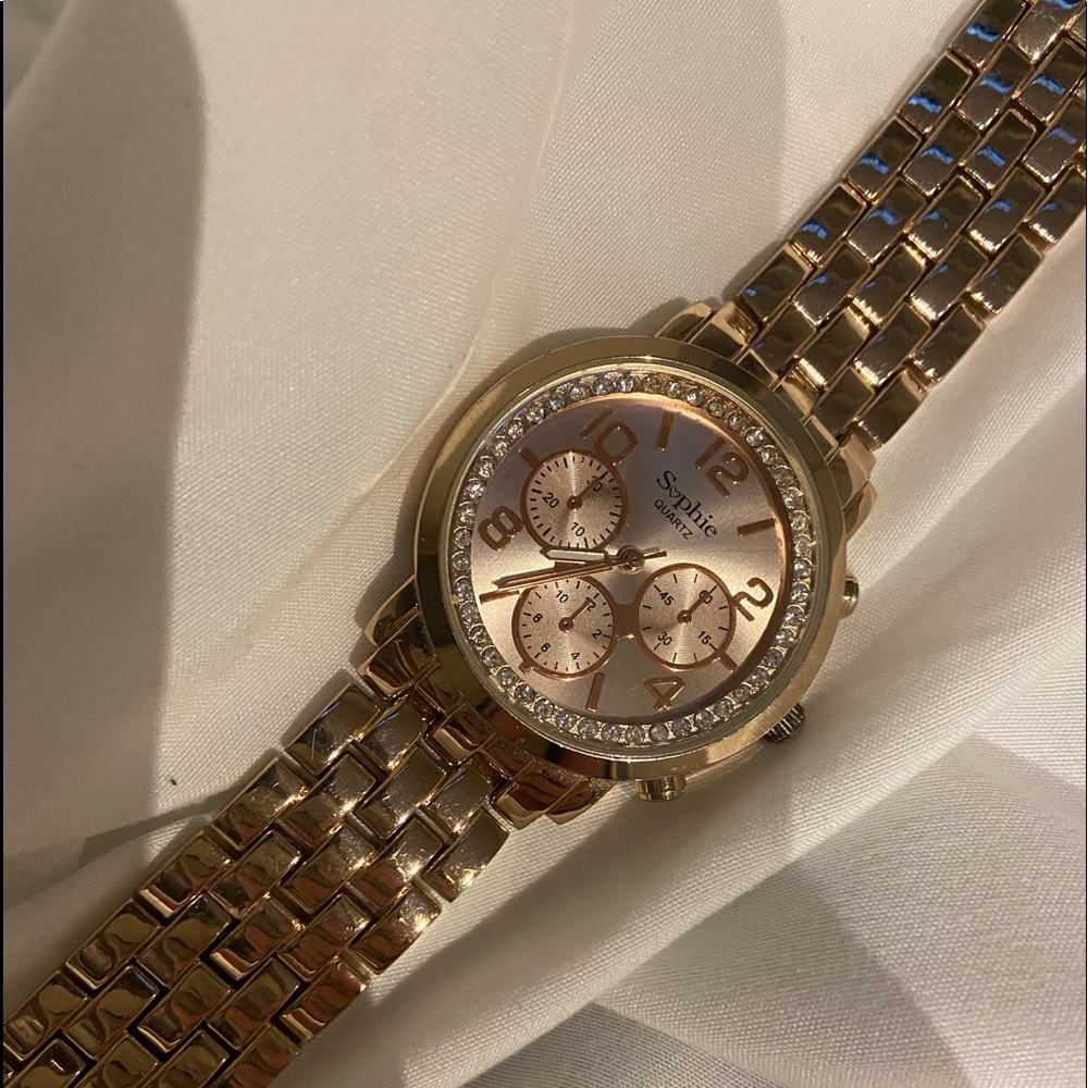 Women’s rose gold chain watch